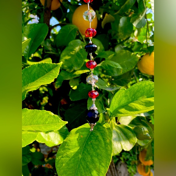 Black and red crystal suncatcher - Picture 10 of 11